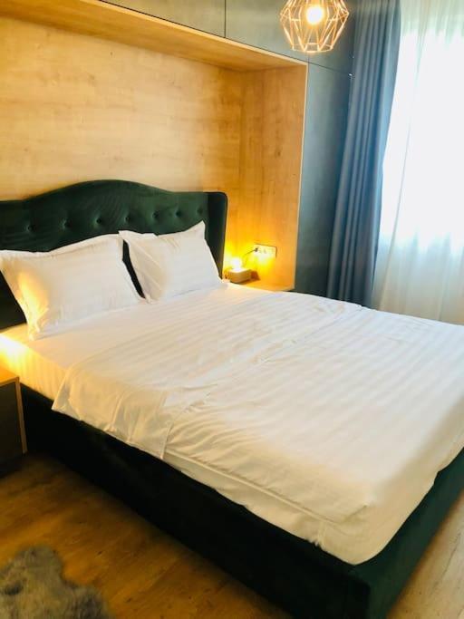 Joy City Victoriei 7g-13