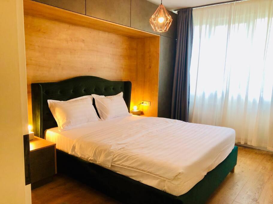 Joy City Victoriei 7g-13 *